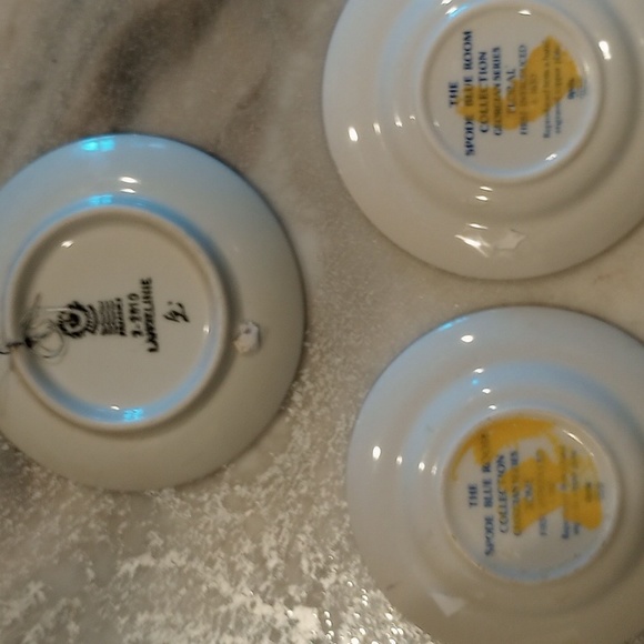 Porcelain Blue & White Plates - Set of 3 - Picture 3 of 6